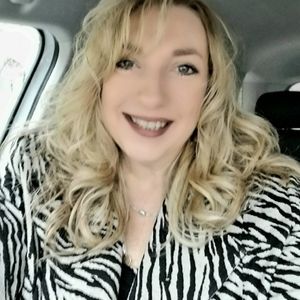 Meet your Posher, Valorie